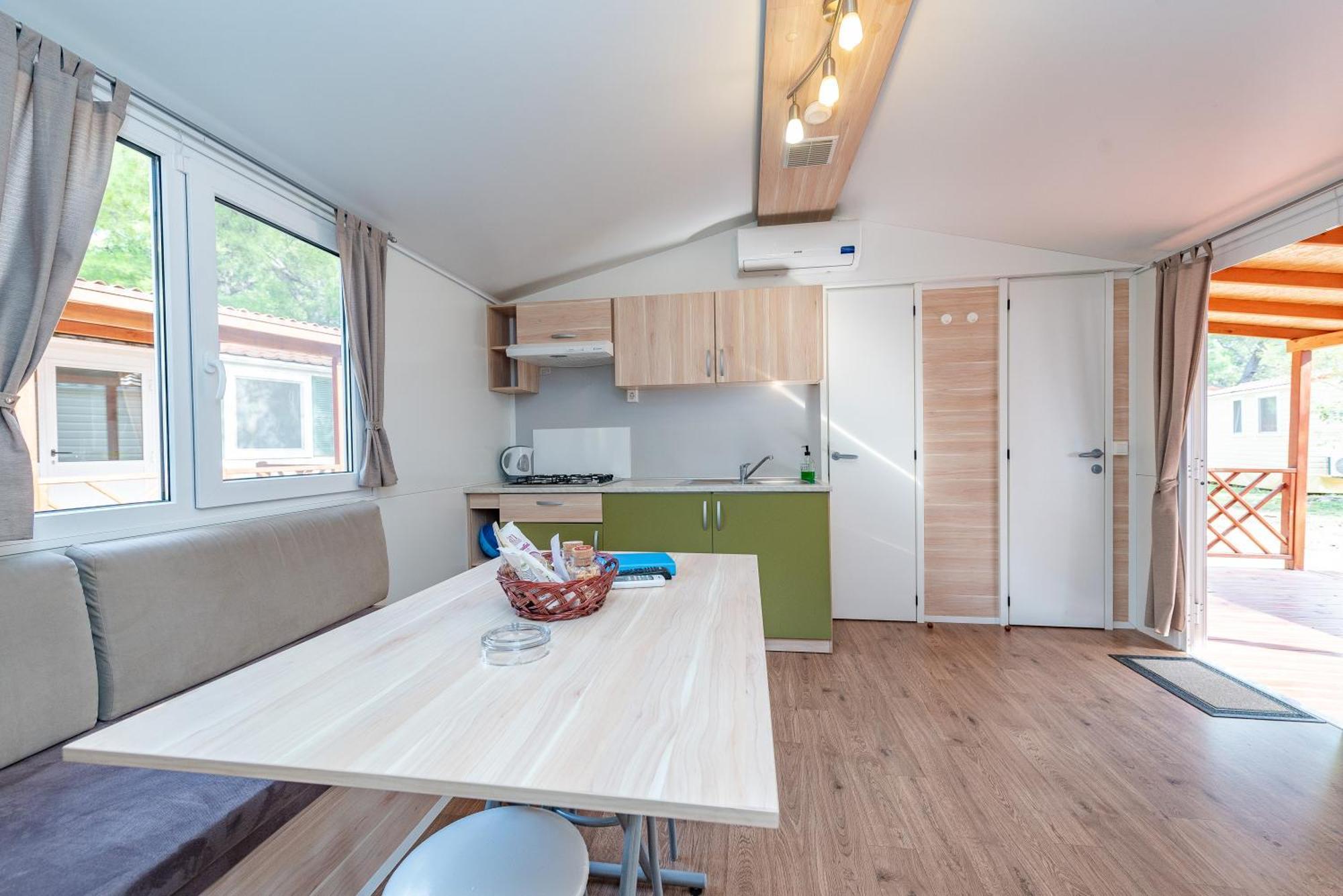 Camping Paklenica Starigrad Paklenica Rom bilde